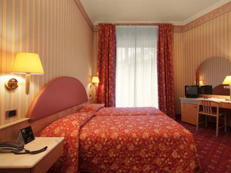 Lhp Hotel Napoleon Милано Екстериор снимка